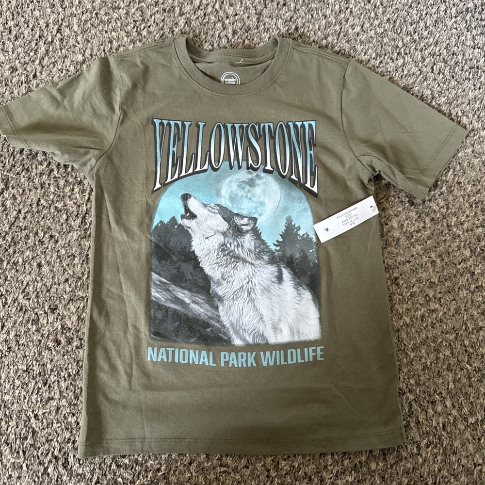 Kids Yellowstone Wolf T Shirt Size 8